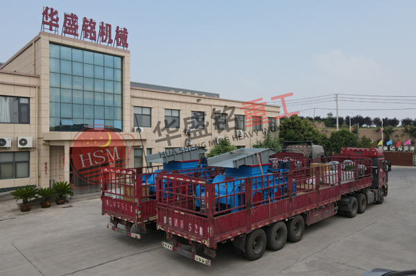 製砂生(sheng)産(chan)線(xian)用2PGY1500x1000全液壓(ya)對(dui)輥製砂機