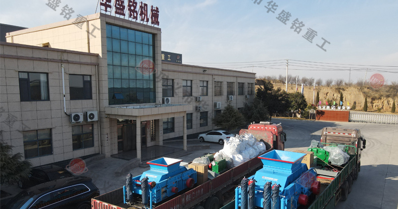 砂(sha)石料(liao)廠(chang)使(shi)用(yong)的(de)破(po)碎(sui)機有(you)哪(na)些？對輥破如(ru)何選(xuan)型(xing)？
