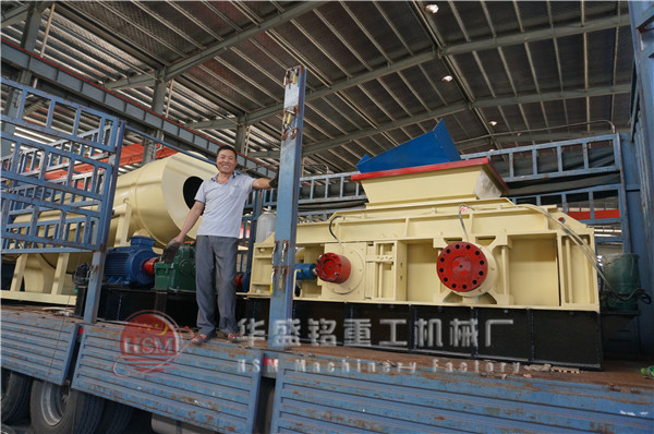 雙(shuang)齒(chi)輥(gun)破(po)碎(sui)機髮(fa)貨(huo)圖(tu)