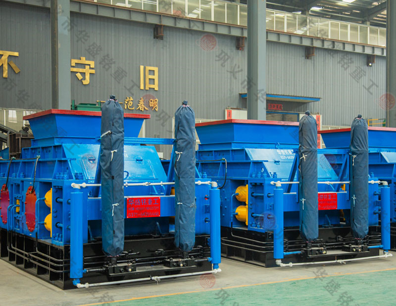 雙(shuang)齒(chi)輥式破(po)碎(sui)機